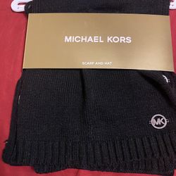 NEW Michael Kors 2 Piece Scarf & Hat Set MK' Logo Black/Gold $98