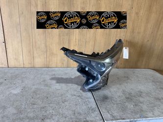 2016 2017 2018 Toyota Prius Driver Side Left Side Headlight