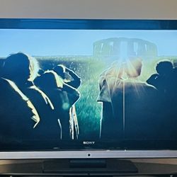 Sony Bravia LCD 40” TV