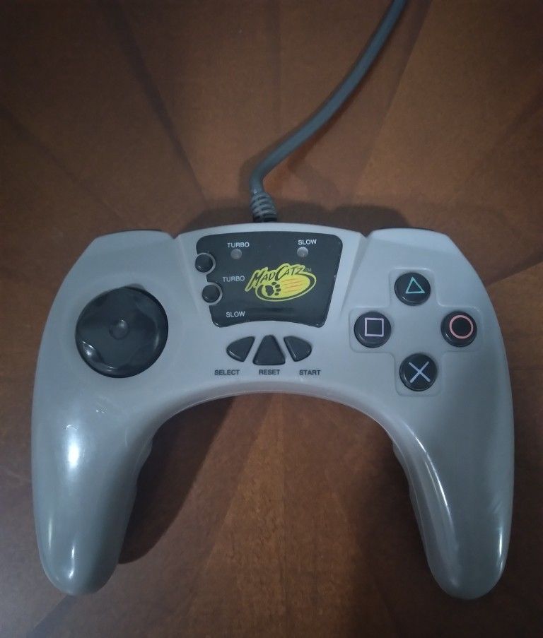 Playstation MadCatz Controller (PS1 & PS2)