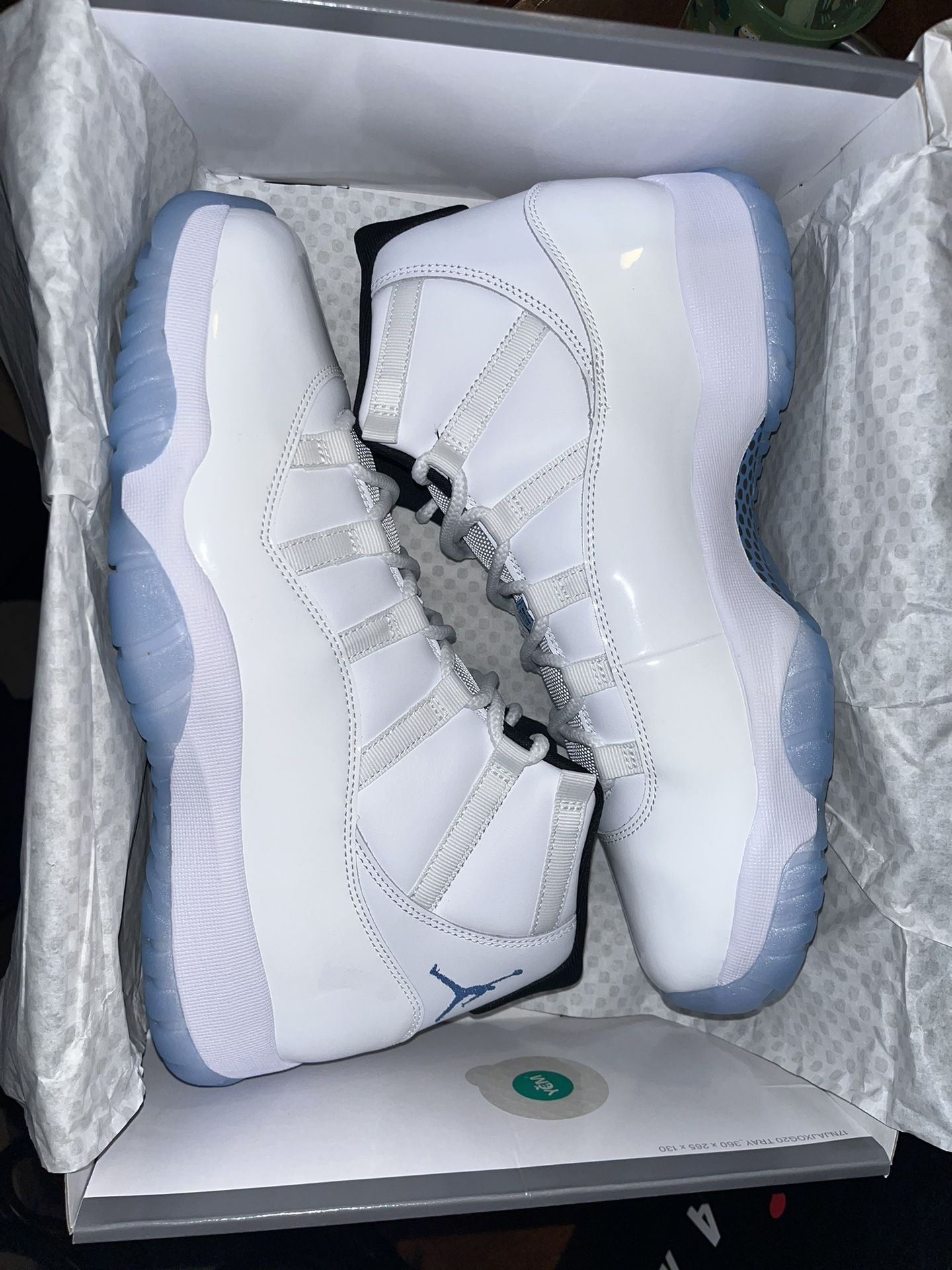 Jordan 11 Legend Blue