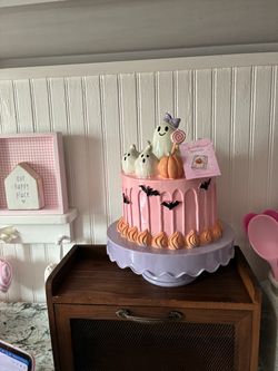 Halloween decor cake pink