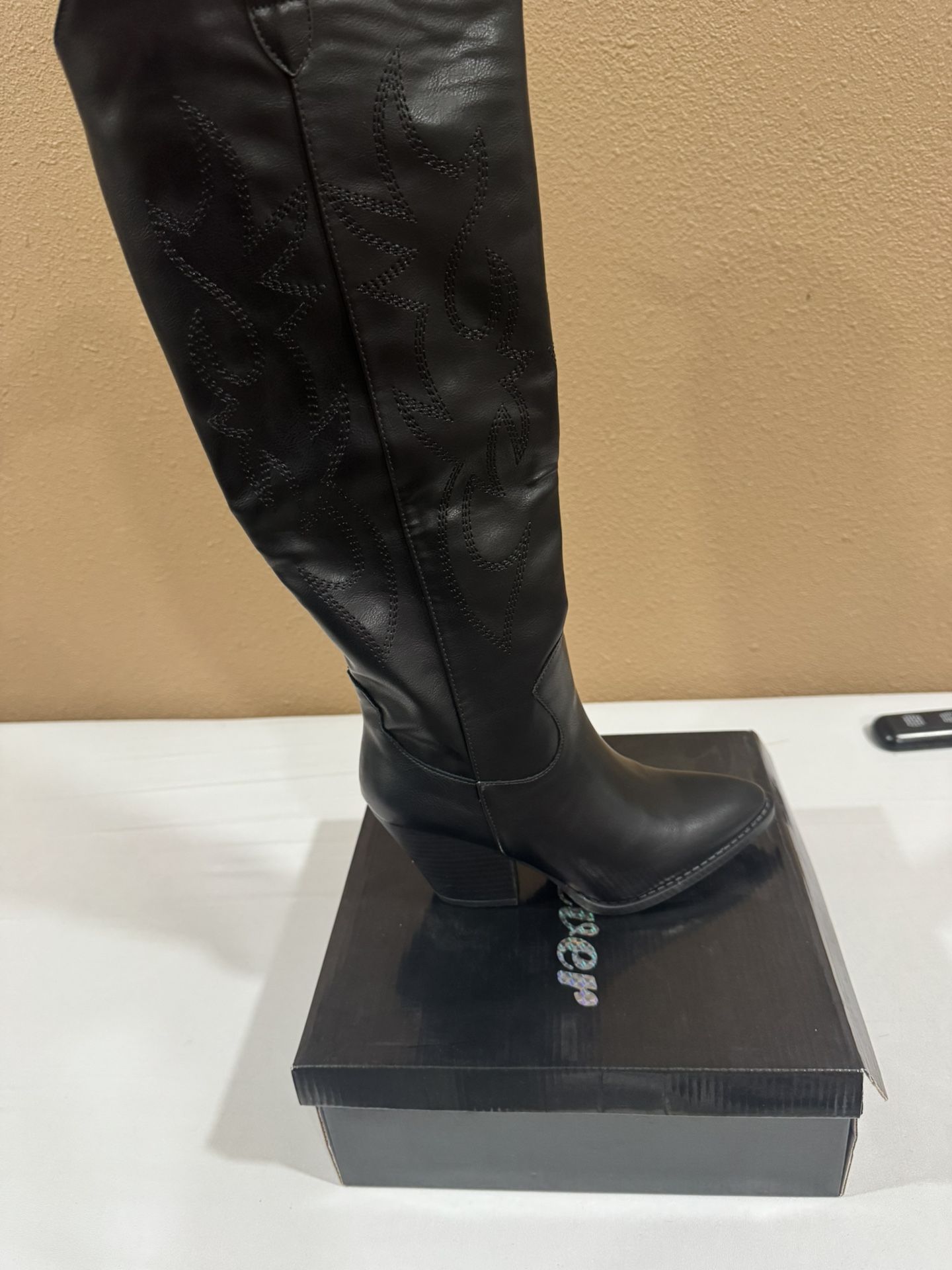 Forever Boots, Black, Size 6 1/2