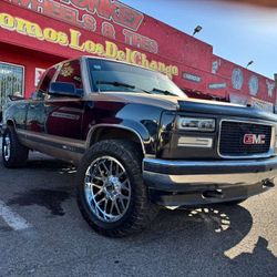 Wheels And Tires With Level Kit 