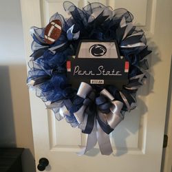 Penn State Wreath