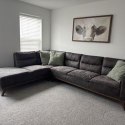 Sectional couch