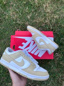 Nike Dunk Low “Team Gold“