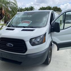 2018 Ford Transit E-250 (Low Roof)