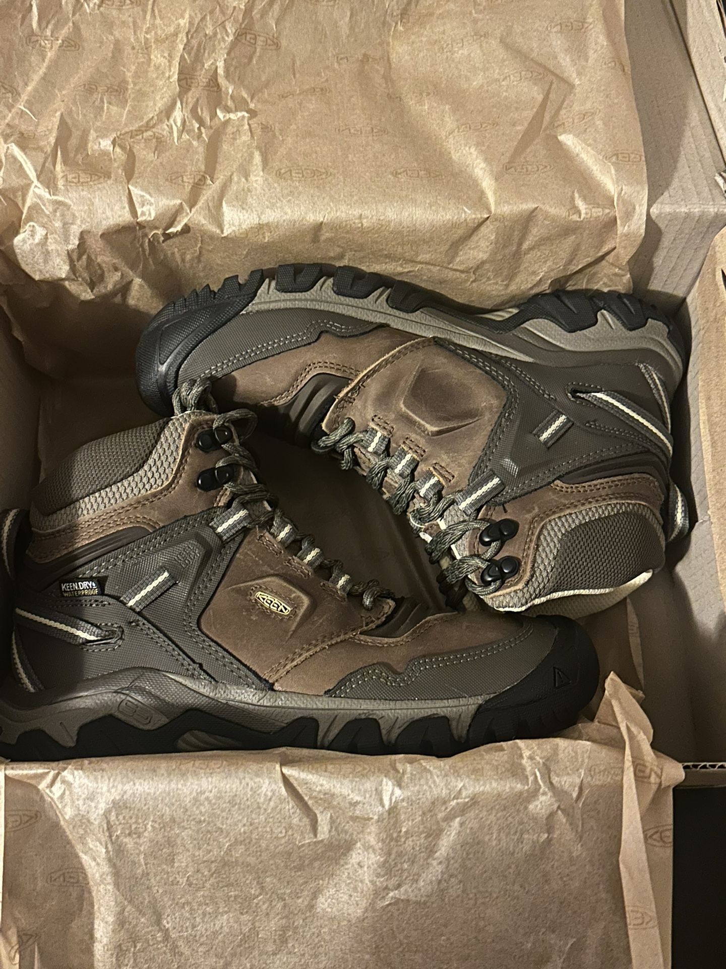 BRAND NEW Keen Women's Ridge Flex Waterproof Boot Size 8