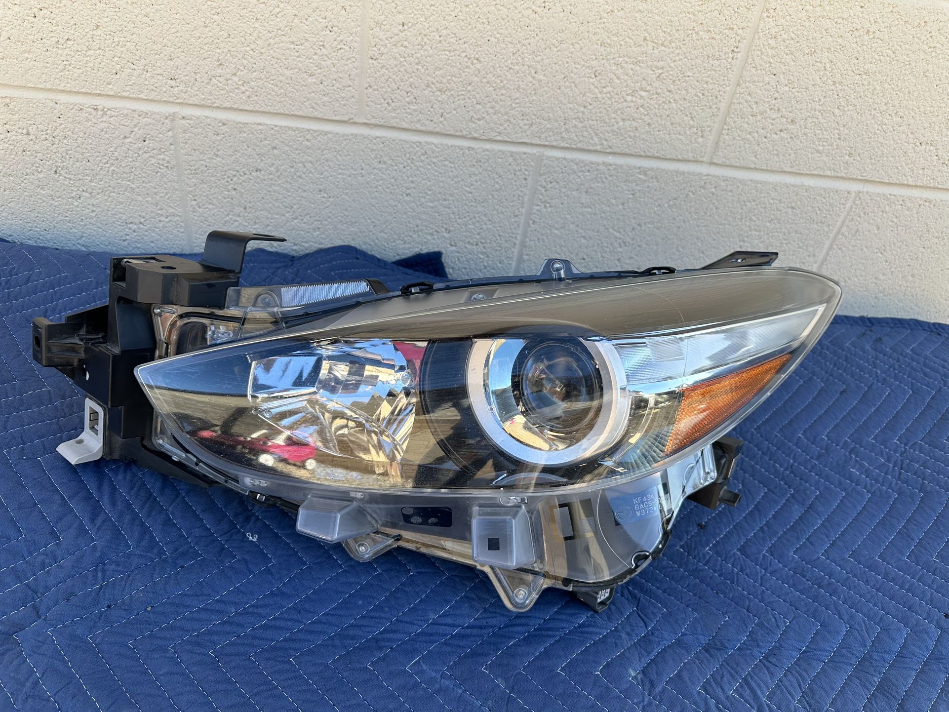 Mazda Mazda3 Headlight 2017-2018, Mazda 3 Headlamp, OEM ORIGINAL LIGHT