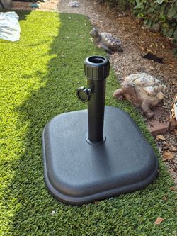 24LBS concrete filled umbrella base stand color: black