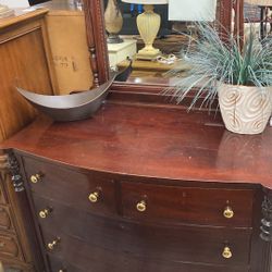 Paine Furniture 5 Drawer Dresser W/ Mirror
