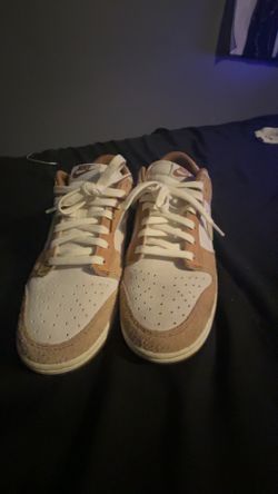 nike dunk SE medium curry lows