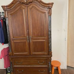 Armorer Wood Dresser 
