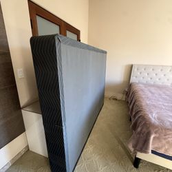 Bed Box Spring Queen Size 