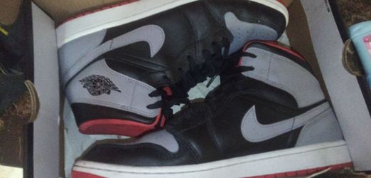 Jordan 1 mid  black/iron grey /white