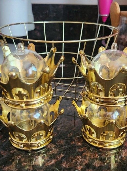 Gold Party Decor