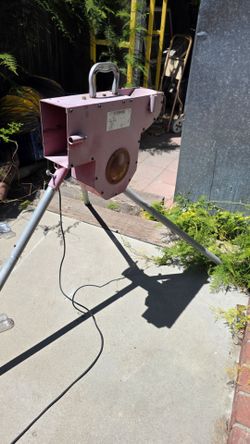 Pitching machine