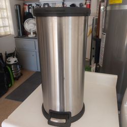 Round Stainless Steel Kitchen Trash Can $30.00