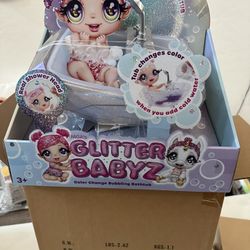 MGA Entertainment Glitter Babyz™ Color Change Bubbling Bathtub, Real Working Shower Head & Makes Bubbles, Easy Clean Up, Gift For Kids, Toy For Girls 