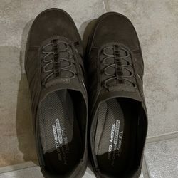 Skechers Woman Tennis Shoes Like New Size 11