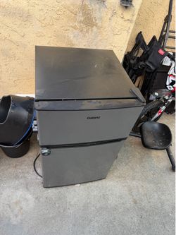 Mini fridge
