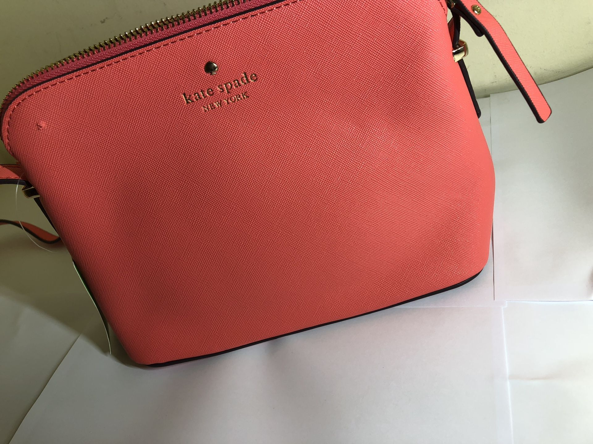 Kate Spade New York Purse WITH TAGS (SLIGHT DEFECT)