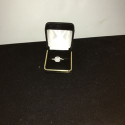 29682-1 14KT WHITE GOLD LDS DIAMOND CLUSTER RING WITH PRINCESS CUT