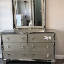 Bedroom set (Excellent Quality)