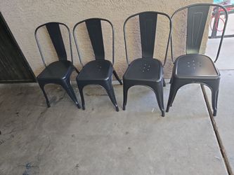 Parió Chairs blak  color excelen  condition