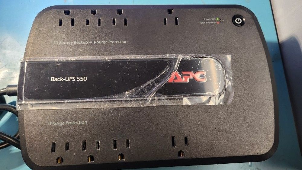 APC Back-UPS 550