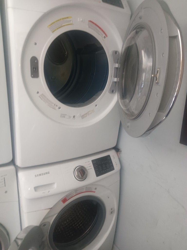 Set Of Samsung Washer And Gas Dryer Large Capacity Fully Functional