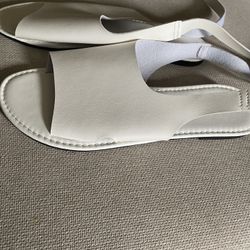 Lady’s Brand New Sandals 