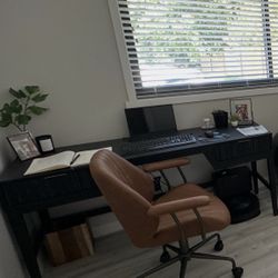 Scalloped Wood Desk (Black) 