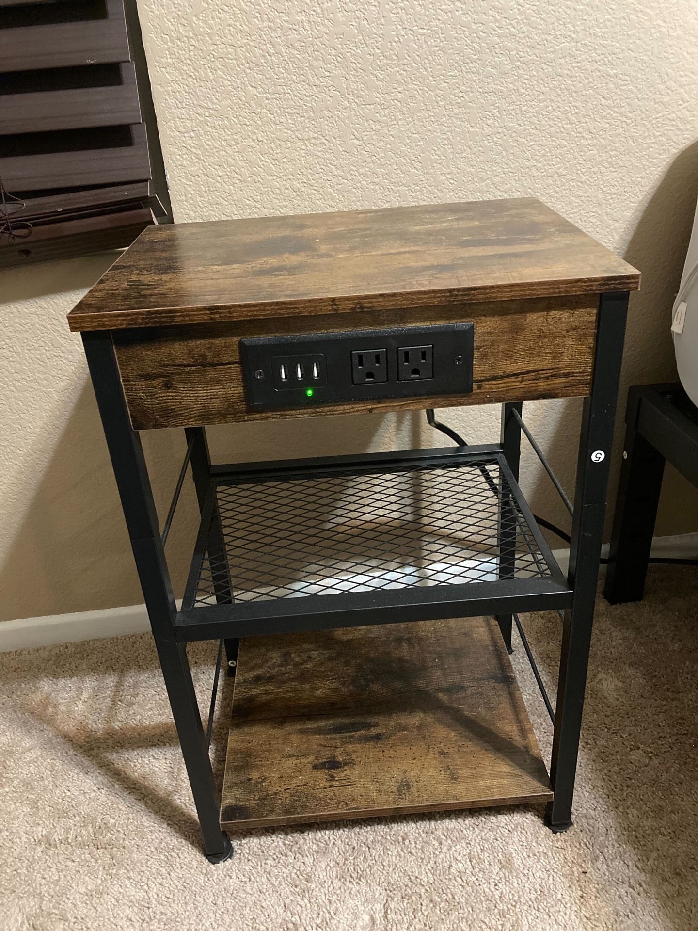 Side Table With Electric & USB Plugs