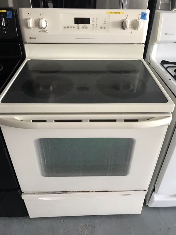 Kenmore glass top white electric stove for Sale in Antioch, CA - OfferUp