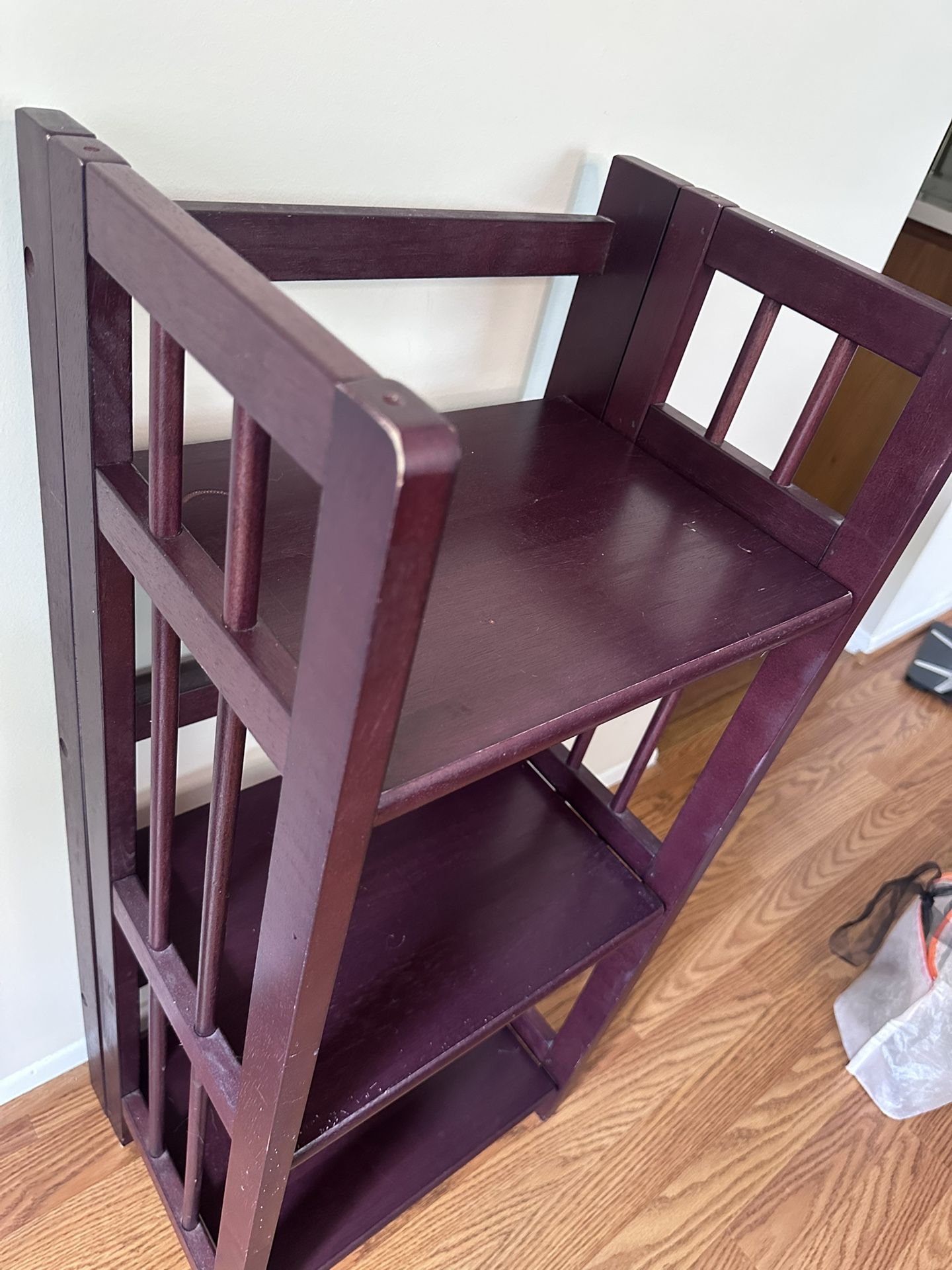 Burgundy foldable Oak Wood