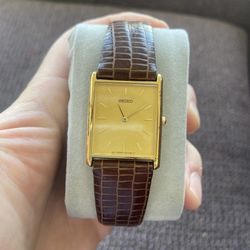 Vintage Seiko Men's Quartz Watch V700-5K30 Gold Tone Rectangle Case