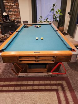 Pool table