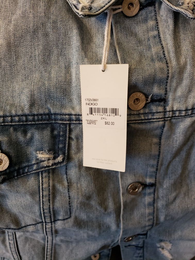 Staple cut off sleeves denim jacket.