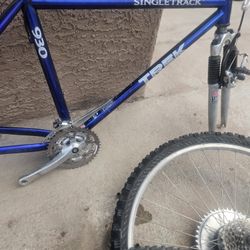 Vintage Classic Trek MTB With Rock Shox Front Forks