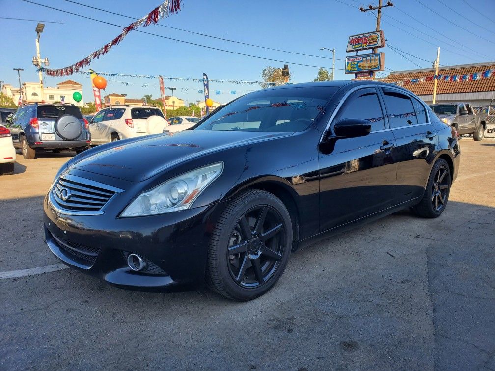 2012 Infiniti G37