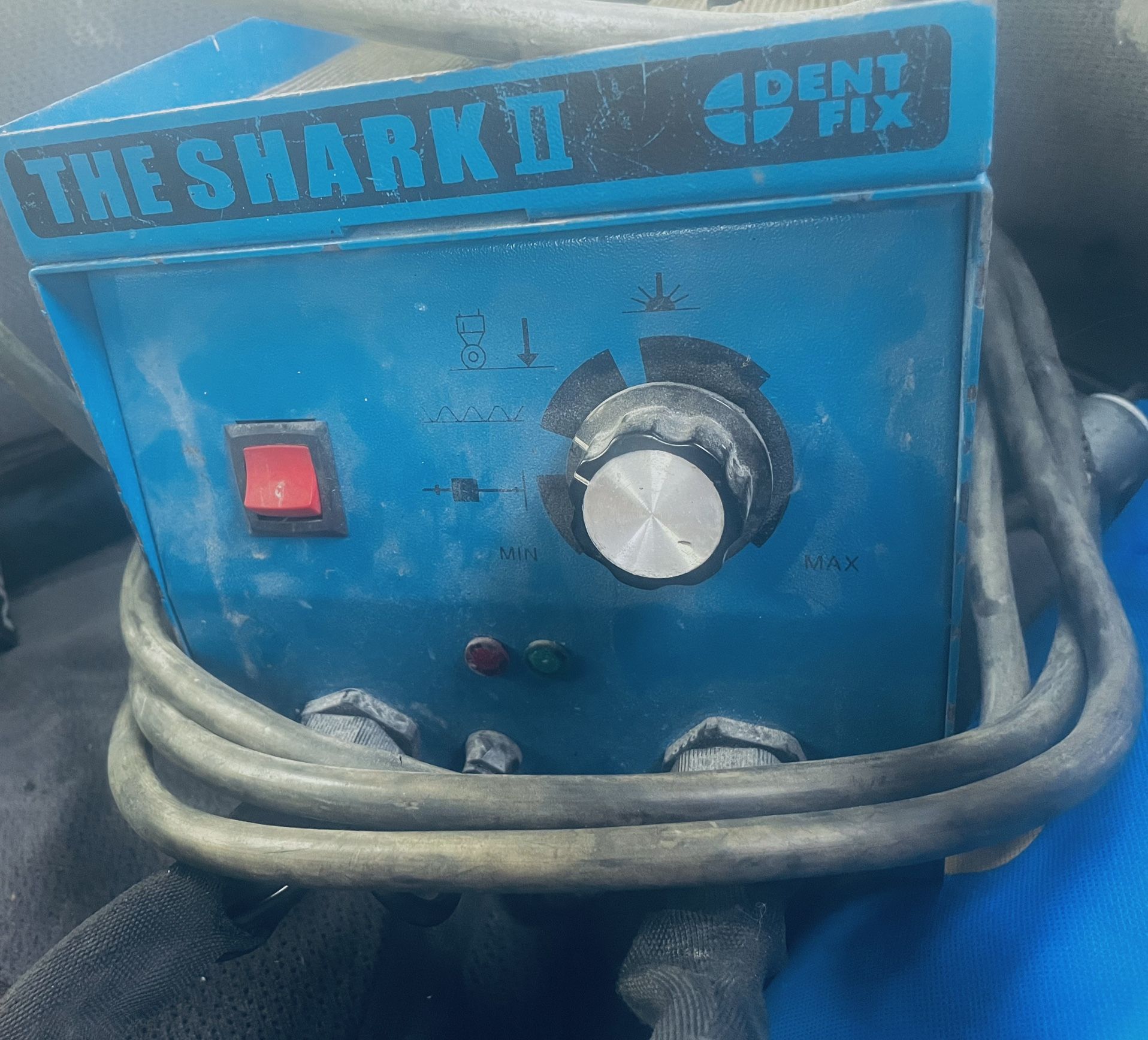 The Shark 2 Dent Puller 