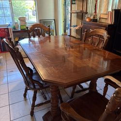 Dinning Table 