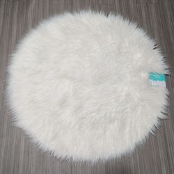 3 foot White Round Faux Fur Area Rug