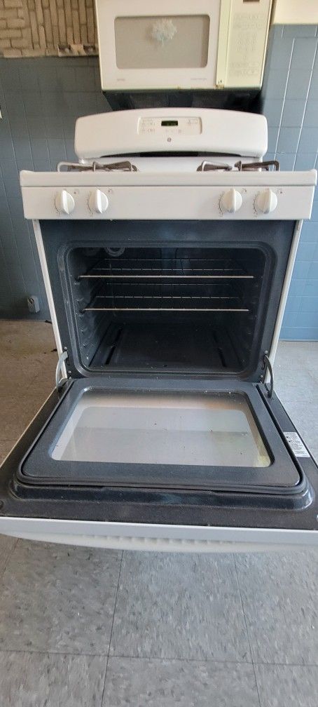 GE Stove