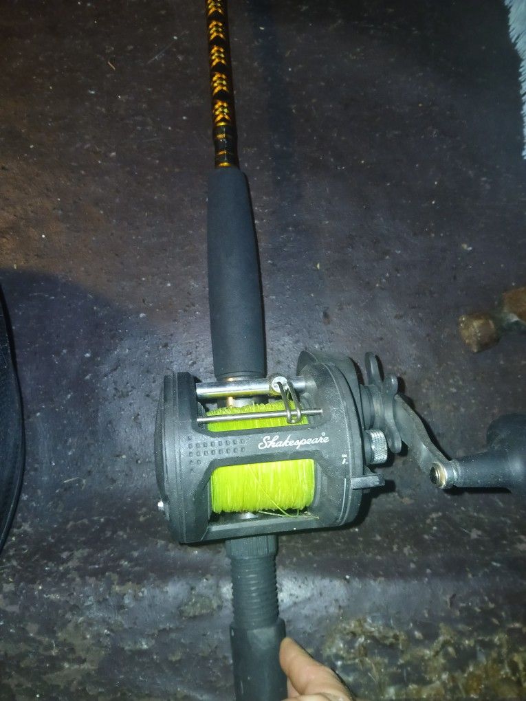 Shakespeare Baitcaster And 7ft Penn Squadron