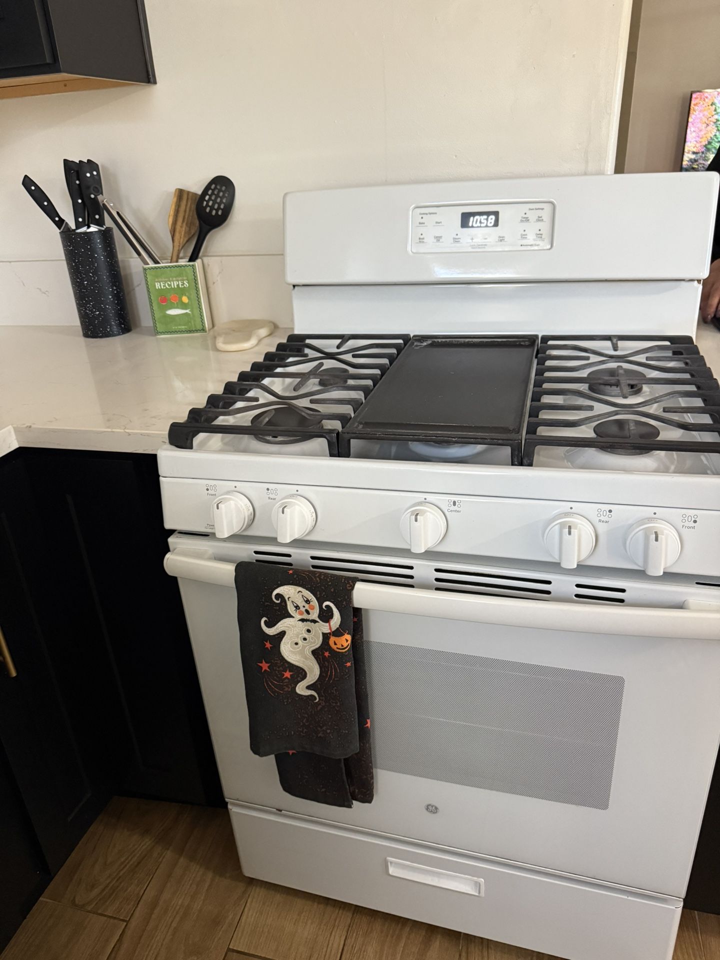 GE Gas Stove w/ Griddle
