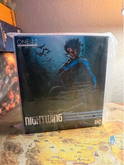 MEZCO ONE 12 : Nightwing