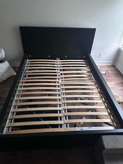 Queen Size Platform Bed Frame – Black – Great Condition